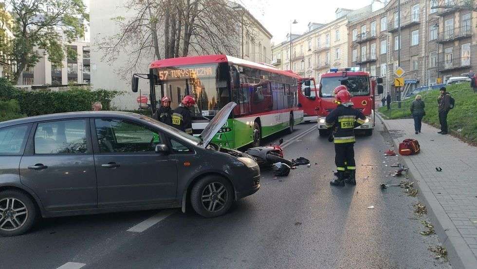 Wypadek na ul. 3 Maja w Lublinie. Motocyklista zderzył się z samochodem (zdjęcie 7) - Autor: Paweł Buczkowski