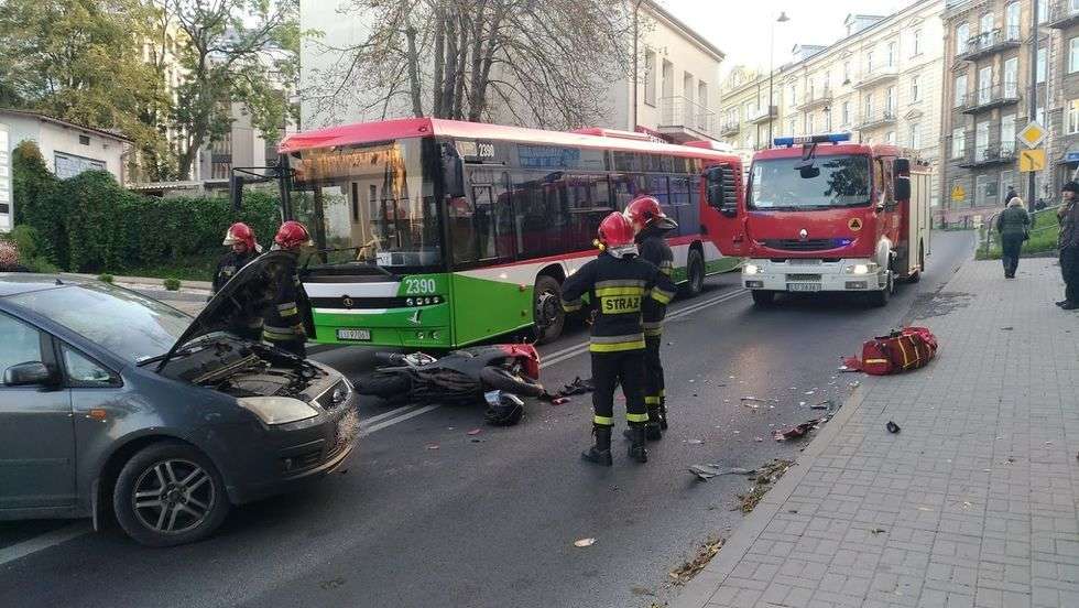  Wypadek na ul. 3 Maja w Lublinie. Motocyklista zderzył się z samochodem (zdjęcie 9) - Autor: Paweł Buczkowski