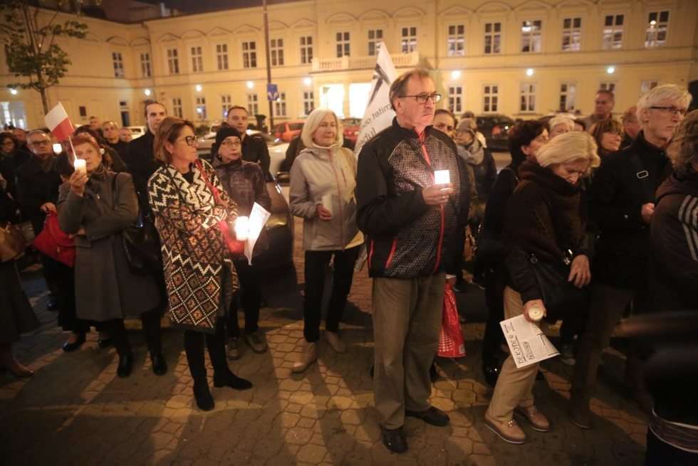  Protest przed sądem (zdjęcie 2) - Autor: Wojciech Nieśpiałowski