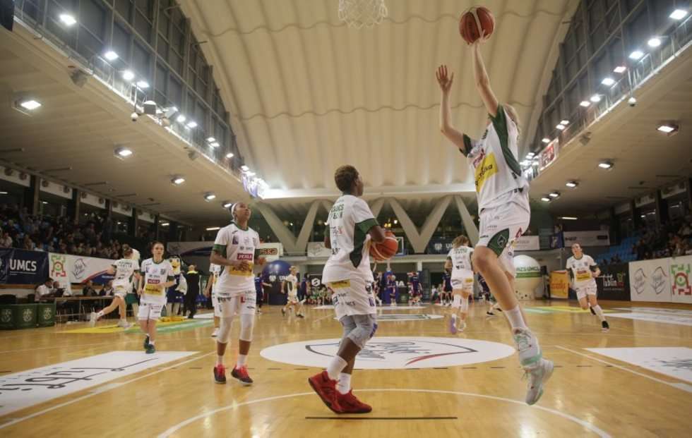  Pszczółka AZS UMCS Lublin - Basket Gdynia (zdjęcie 6) - Autor: Wojciech Nieśpiałowski