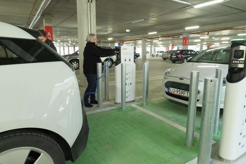  IKEA Lublin: Przekazanie do użytku bezpłatnych stacji ładowania aut elektrycznych (zdjęcie 7) - Autor: Maciej Kaczanowski