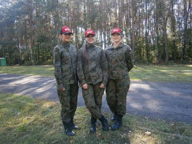 Wystrzałowe dziewczyny z „mundurówki” w Zamościu - Autor: LO CSM Zamość