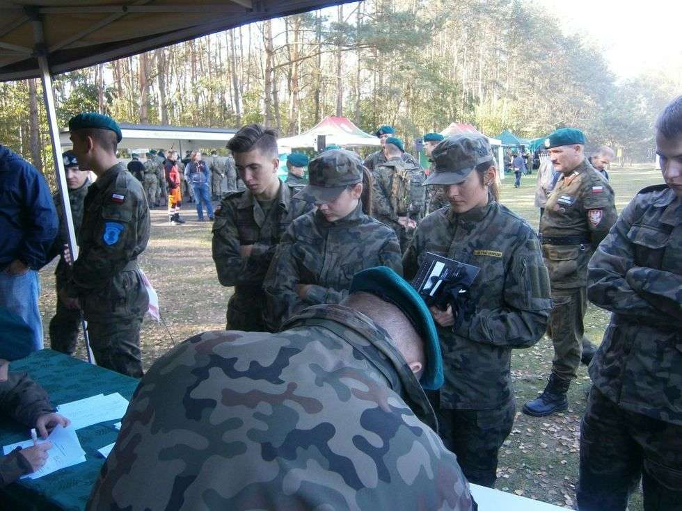  Wystrzałowe dziewczyny z „mundurówki” w Zamościu (zdjęcie 7) - Autor: LO CSM Zamość