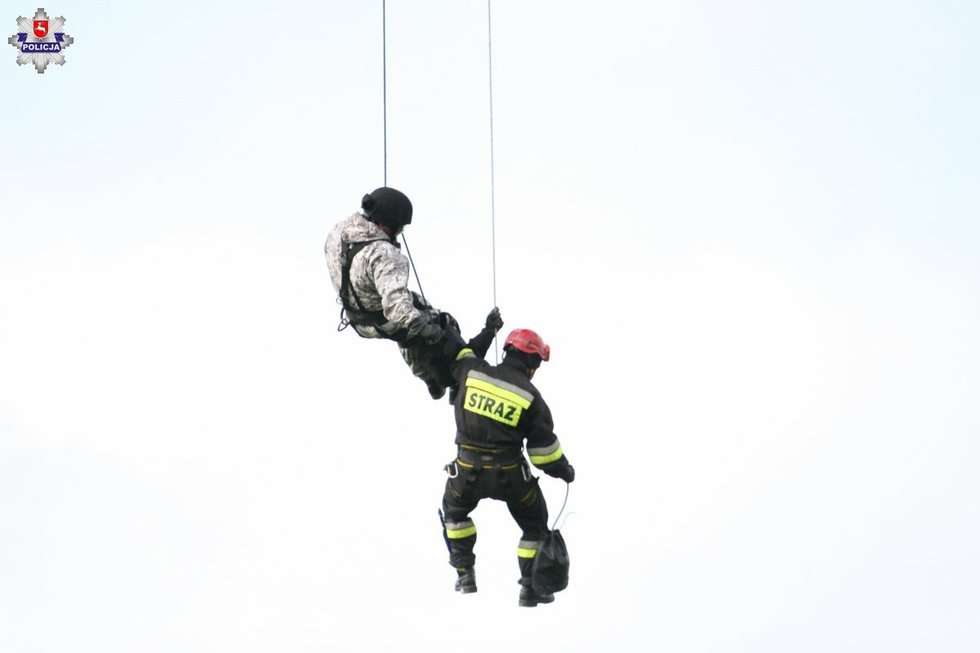  Szkolenie wysokościowe dla antyterrorystów w Lublinie (zdjęcie 32) - Autor: Policja