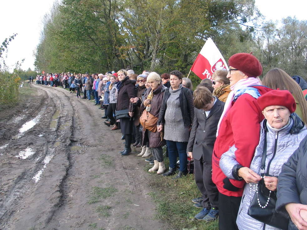  Różaniec do granic. 2 tys. wiernych w Dorohusku  (zdjęcie 19) - Autor: Jacek Barczyński