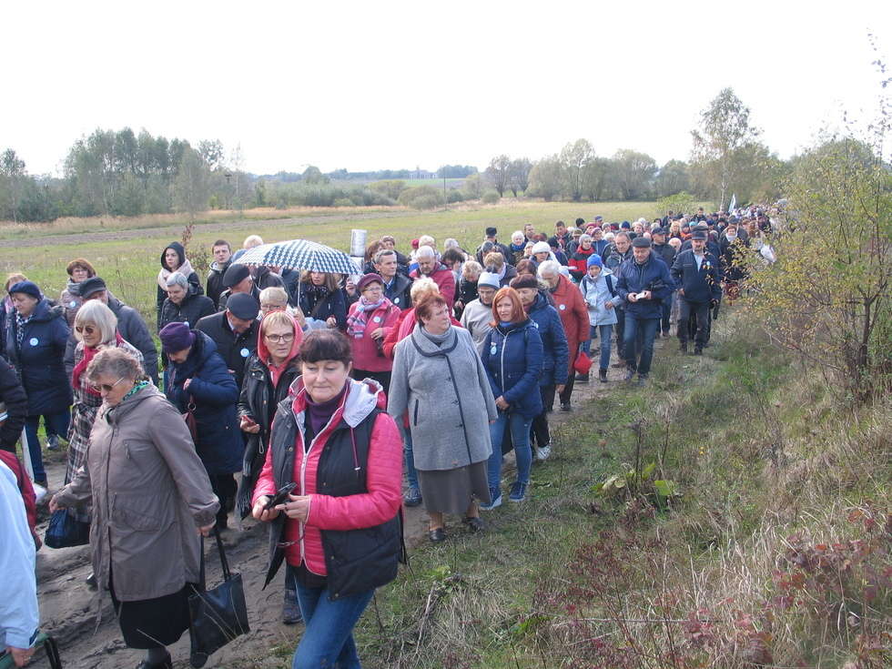  Różaniec do granic. 2 tys. wiernych w Dorohusku  (zdjęcie 1) - Autor: Jacek Barczyński