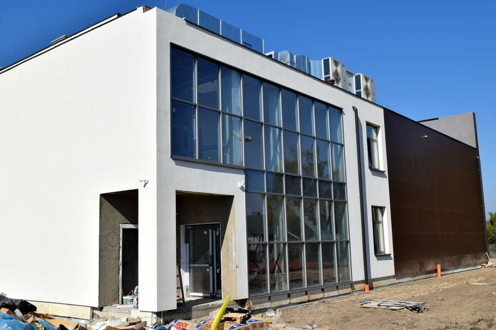  Rozbudowa szkoły w Gołębiu na ukończeniu (zdjęcie 2) - Autor: Urząd Gminy Puławy