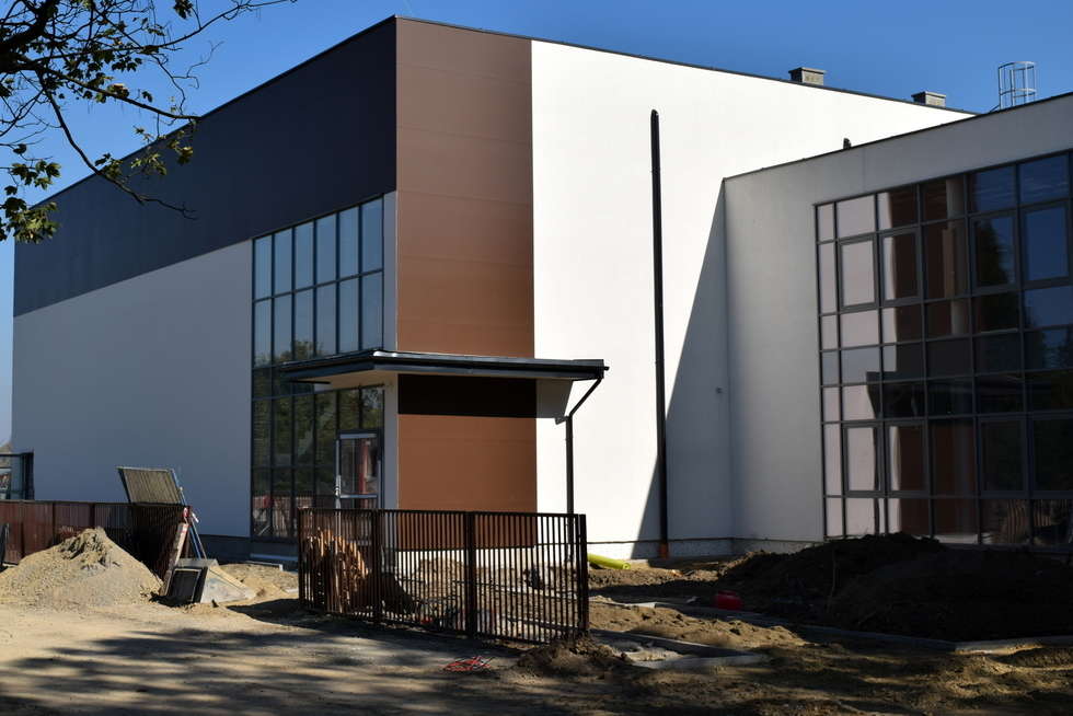  Rozbudowa szkoły w Gołębiu na ukończeniu (zdjęcie 4) - Autor: Urząd Gminy Puławy
