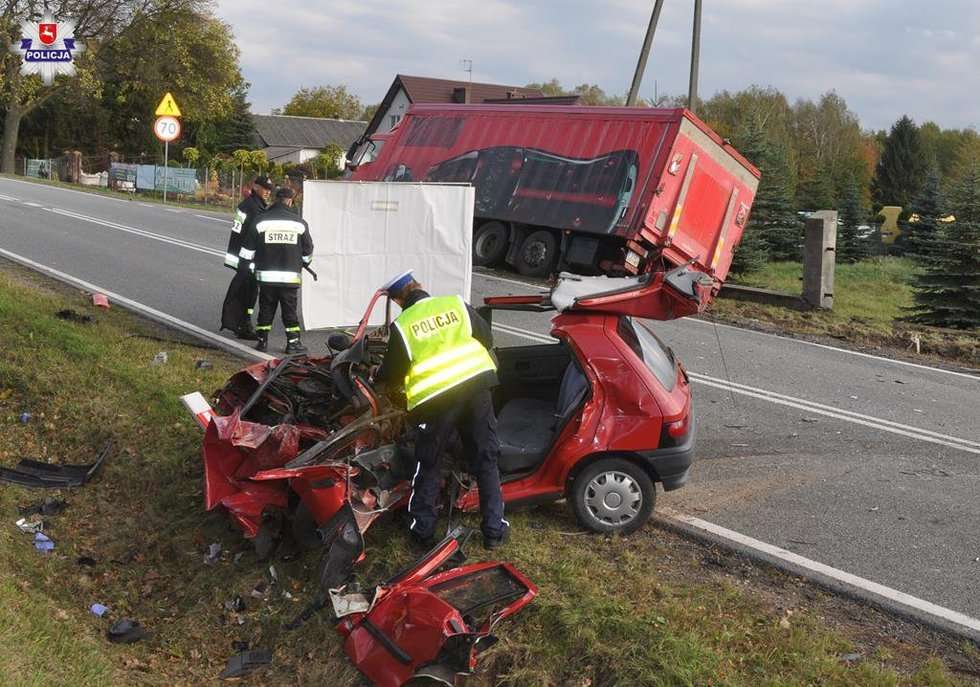  Wypadek w miejscowości Spławy Drugie (zdjęcie 2) - Autor: Policja