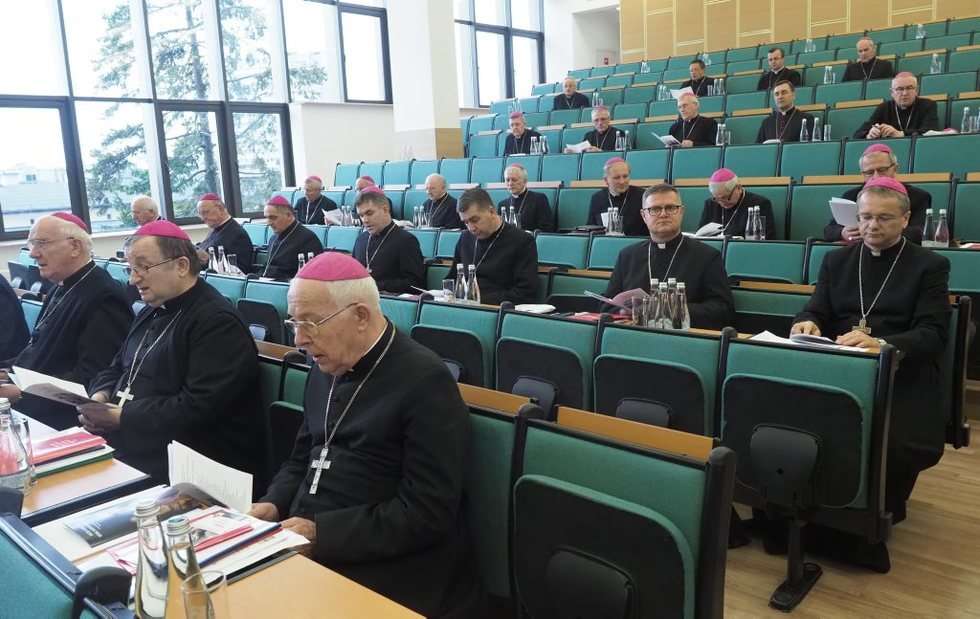  Rozpoczęło się zebranie plenarne Konferencji Episkopatu Polski (zdjęcie 36) - Autor: Wojciech Nieśpiałowski