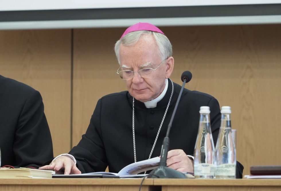  Rozpoczęło się zebranie plenarne Konferencji Episkopatu Polski (zdjęcie 23) - Autor: Wojciech Nieśpiałowski