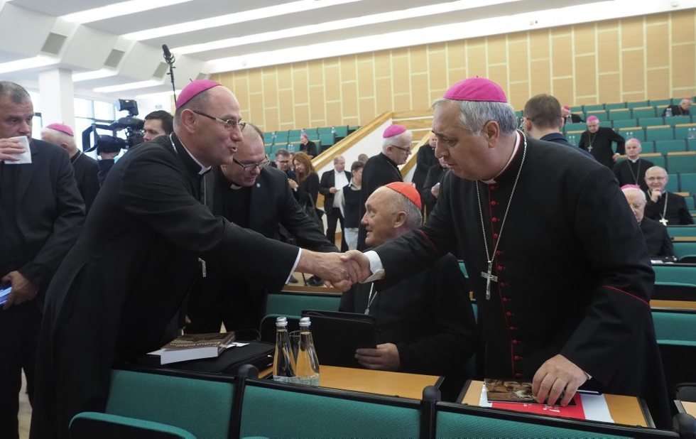  Rozpoczęło się zebranie plenarne Konferencji Episkopatu Polski (zdjęcie 30) - Autor: Wojciech Nieśpiałowski