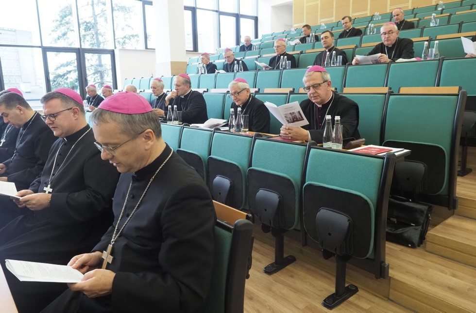  Rozpoczęło się zebranie plenarne Konferencji Episkopatu Polski (zdjęcie 9) - Autor: Wojciech Nieśpiałowski