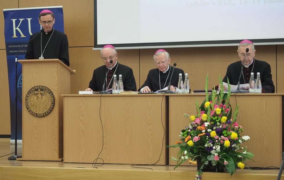  Rozpoczęło się zebranie plenarne Konferencji Episkopatu Polski (zdjęcie 44) - Autor: Wojciech Nieśpiałowski