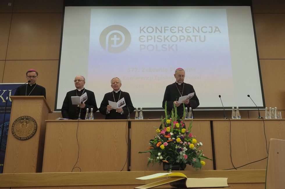  Rozpoczęło się zebranie plenarne Konferencji Episkopatu Polski (zdjęcie 38) - Autor: Wojciech Nieśpiałowski