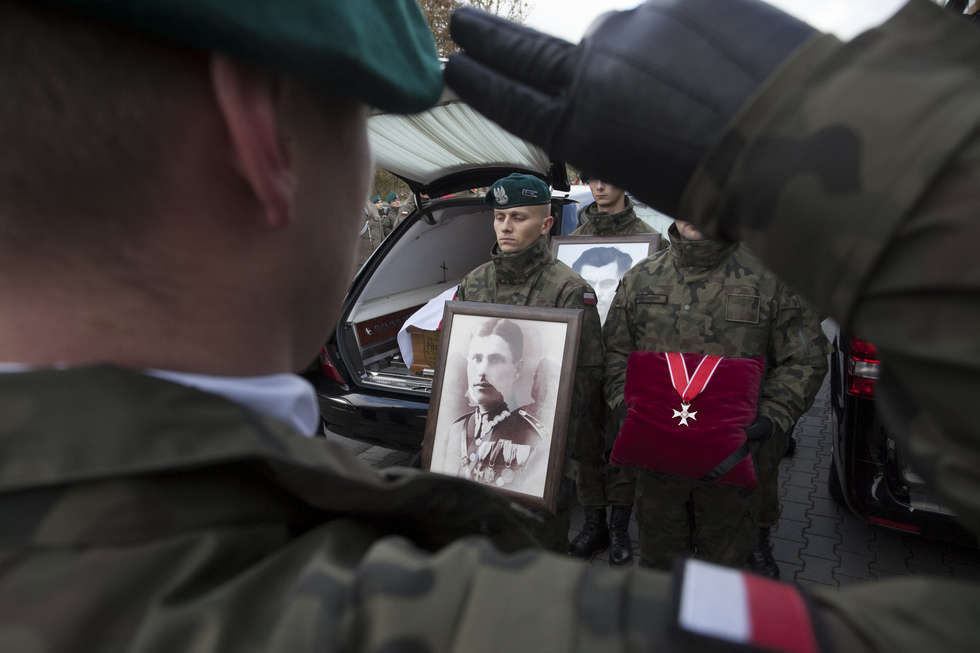  Żołnierze WiN zamordowani w Lublinie spoczęli w Radecznicy (zdjęcie 24) - Autor: Jacek Szydłowski