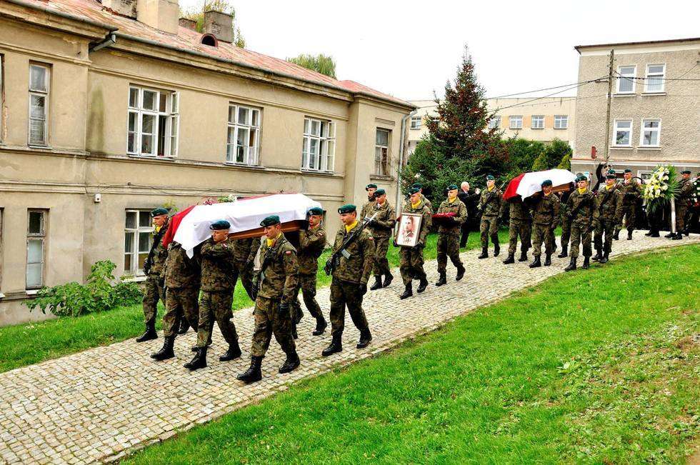  Radecznica. Uroczystości pogrzebowe żołnierzy wyklętych (zdjęcie 46) - Autor:  Foto Flesz Jaro Jaroslaw Jablonski