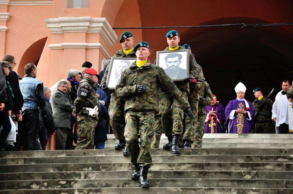  Radecznica. Uroczystości pogrzebowe żołnierzy wyklętych (zdjęcie 22) - Autor:  Foto Flesz Jaro Jaroslaw Jablonski