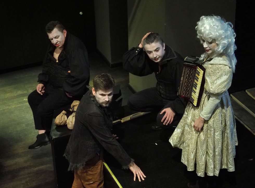  Teatr Stary: Spektakl pt. Żywi i Umarli czyli Bandyci w Piekle (zdjęcie 11) - Autor: Maciej Kaczanowski