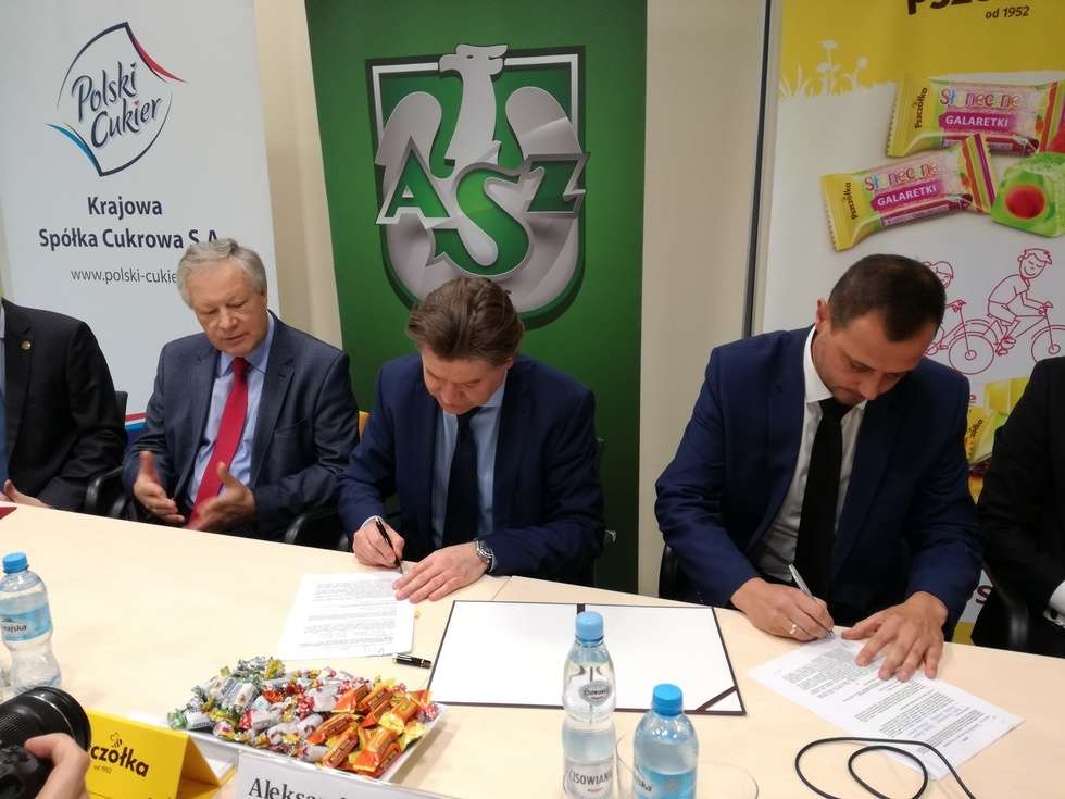 Pszczółka UMCS AZS Lublin przedłużyła umowę ze swoim sponsorem (zdjęcie 10) - Autor: Bartosz Surman