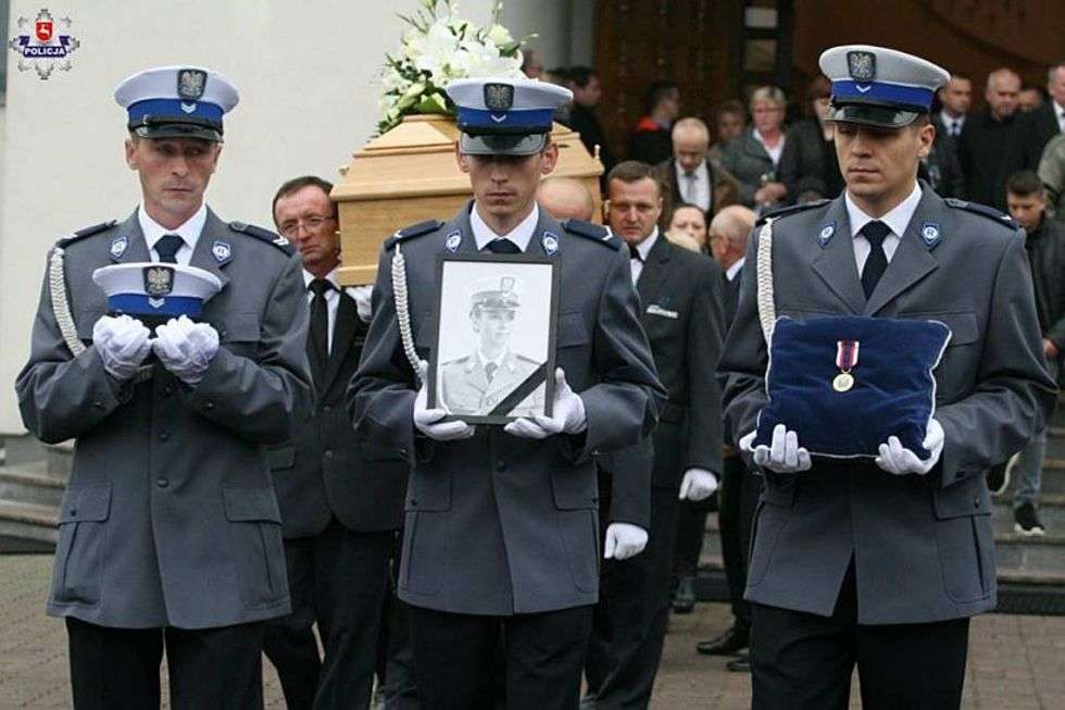  Pogrzeb policjantki, która zginęła w wypadku w Łopienniku Dolnym (zdjęcie 8) - Autor: KWP Lublin