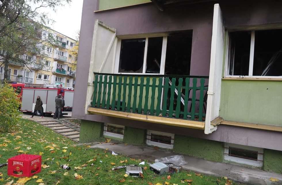  Pożar mieszkania w bloku przy ul. Skierki w Lublinie (zdjęcie 6) - Autor: Wojciech Nieśpiałowski