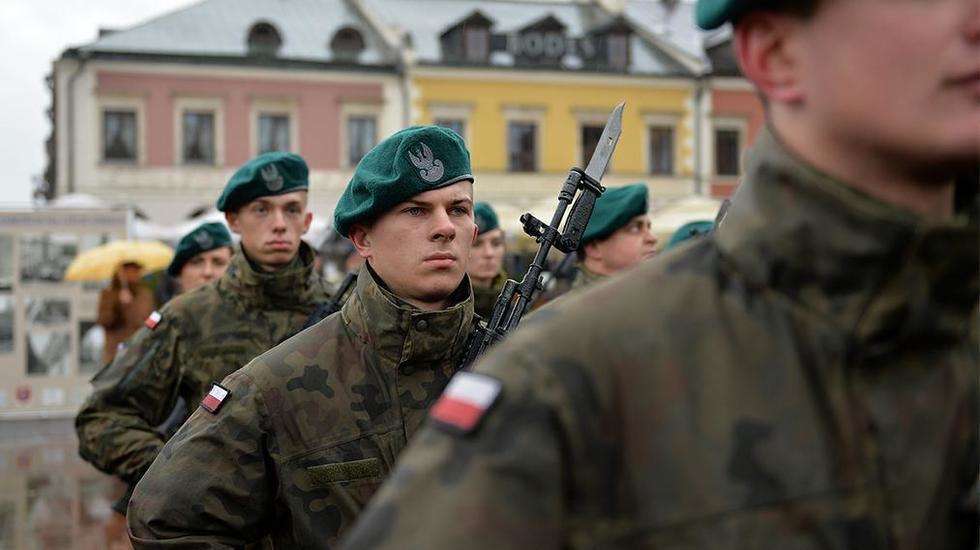  Zaprzysiężenie żołnierzy Wojsk Obrony Terytorialnej w Zamościu (zdjęcie 1) - Autor: mjr Robert Siemaszko/CO MON