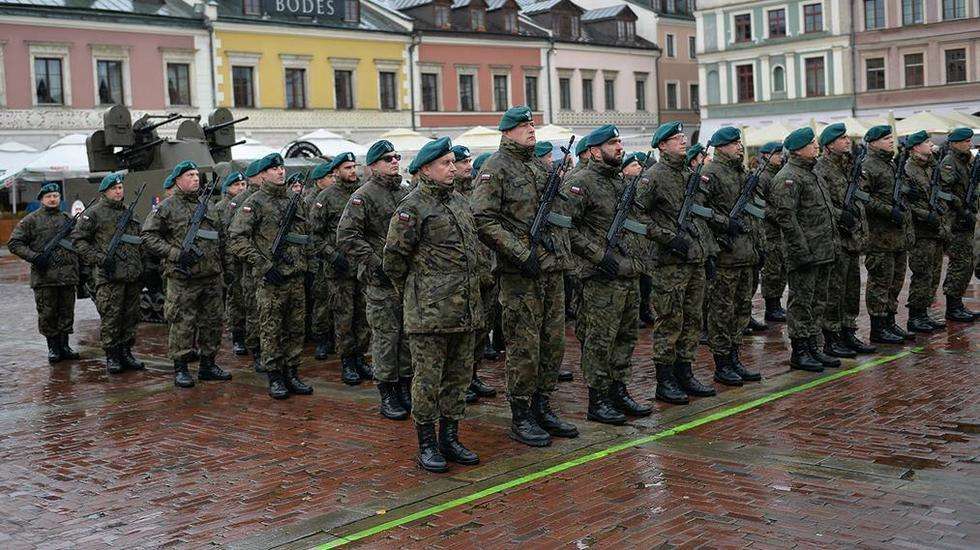  Zaprzysiężenie żołnierzy Wojsk Obrony Terytorialnej w Zamościu (zdjęcie 4) - Autor: mjr Robert Siemaszko/CO MON
