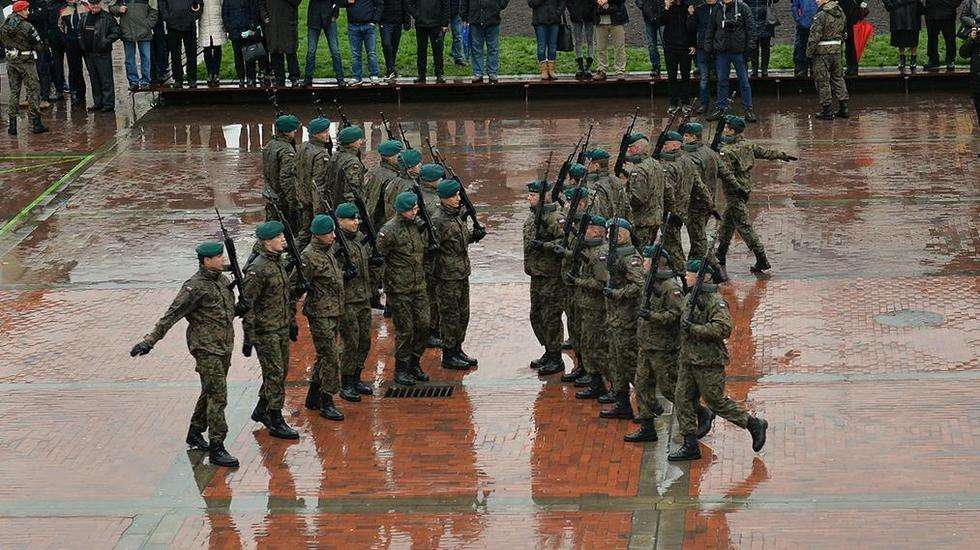  Zaprzysiężenie żołnierzy Wojsk Obrony Terytorialnej w Zamościu (zdjęcie 12) - Autor: mjr Robert Siemaszko/CO MON