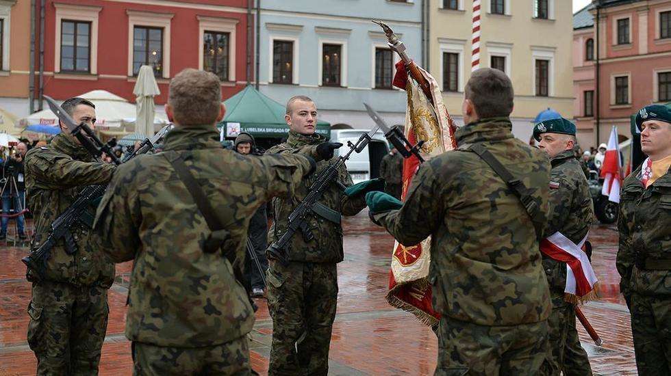  Zaprzysiężenie żołnierzy Wojsk Obrony Terytorialnej w Zamościu (zdjęcie 25) - Autor: mjr Robert Siemaszko/CO MON