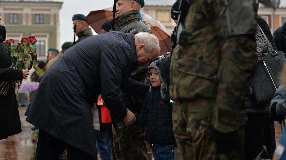  Zaprzysiężenie żołnierzy Wojsk Obrony Terytorialnej w Zamościu (zdjęcie 17) - Autor: mjr Robert Siemaszko/CO MON