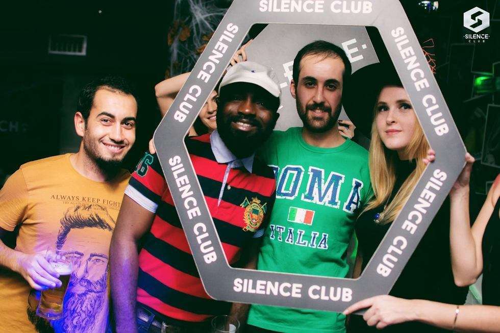  <p>Silence Club</p>