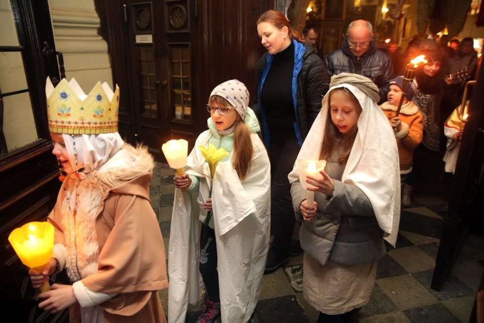  Holy Wins - Parada Wszystkich Świętych przeszła ulicami Lublina (zdjęcie 11) - Autor: Wojciech Nieśpiałowski