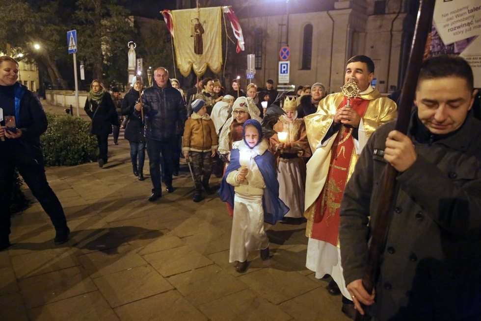  Holy Wins - Parada Wszystkich Świętych przeszła ulicami Lublina (zdjęcie 24) - Autor: Wojciech Nieśpiałowski