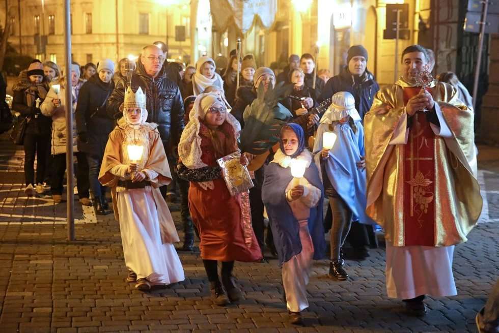  Holy Wins - Parada Wszystkich Świętych przeszła ulicami Lublina (zdjęcie 20) - Autor: Wojciech Nieśpiałowski