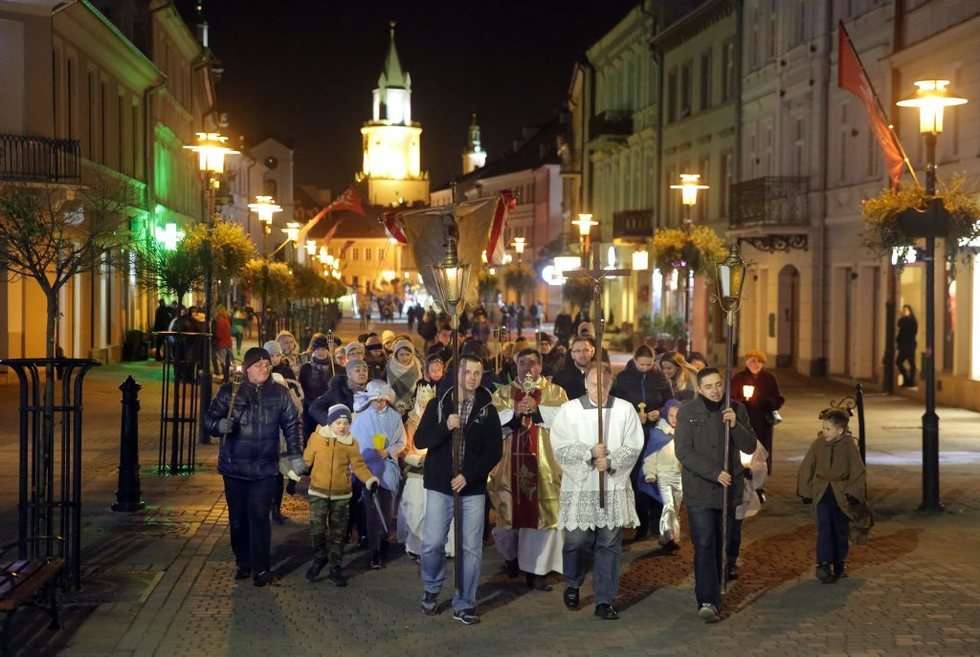  Holy Wins - Parada Wszystkich Świętych przeszła ulicami Lublina (zdjęcie 1) - Autor: Wojciech Nieśpiałowski