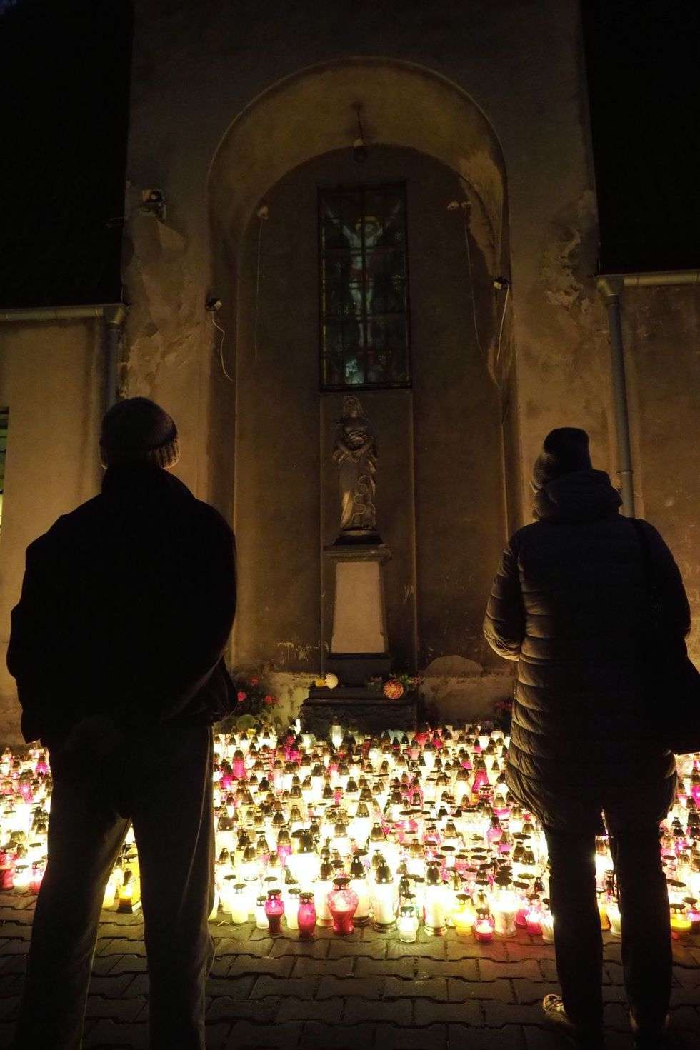  Wszystkich Świętych w Lublinie: Cmentarz przy ul. Unickiej wieczorem (zdjęcie 16) - Autor: Maciej Kaczanowski