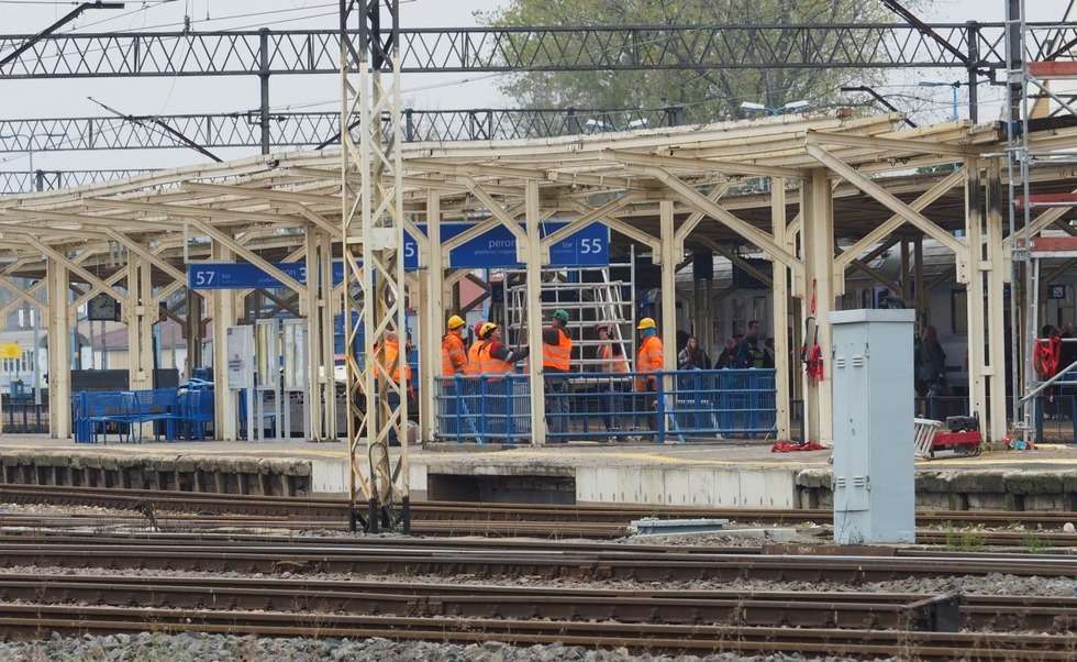  Rozbiórka peronów na stacji Lublin (zdjęcie 3) - Autor: Wojciech Nieśpiałowski
