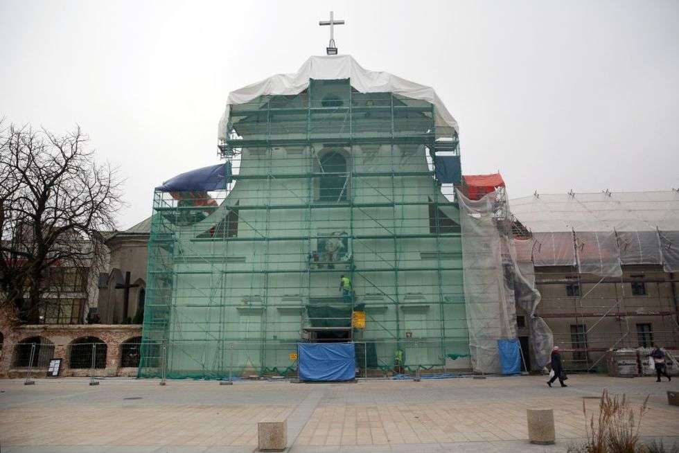  Remont konserwatorski fasady kościoła ojców kapucynów (zdjęcie 4) - Autor: Wojciech Nieśpiałowski
