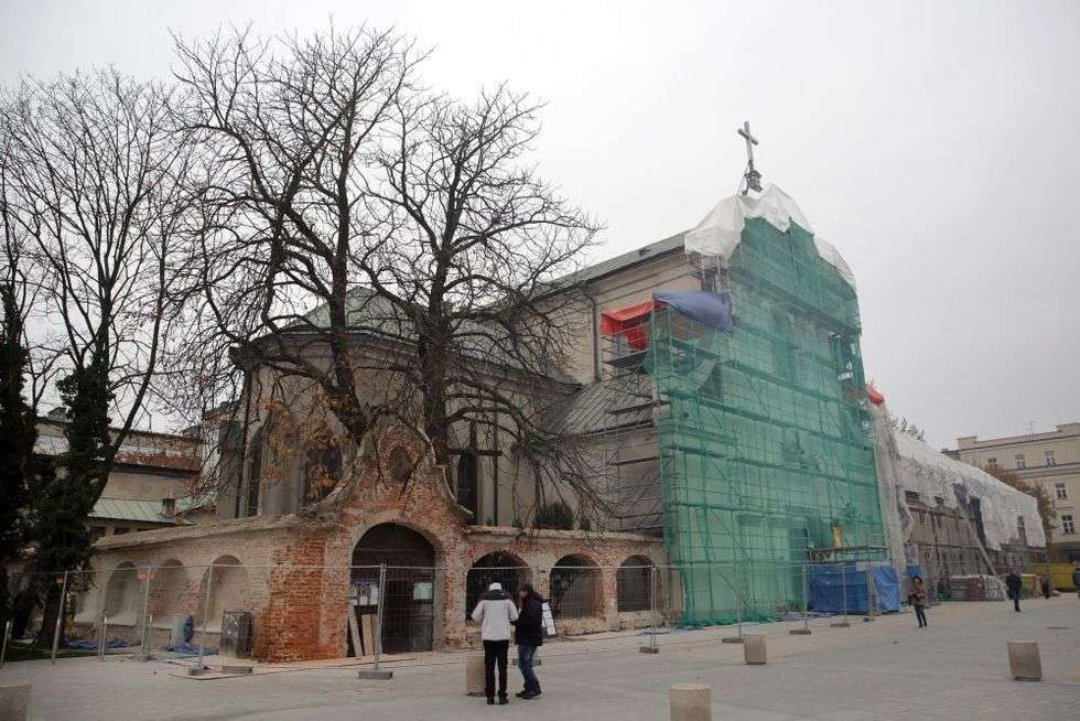  Remont konserwatorski fasady kościoła ojców kapucynów (zdjęcie 3) - Autor: Wojciech Nieśpiałowski