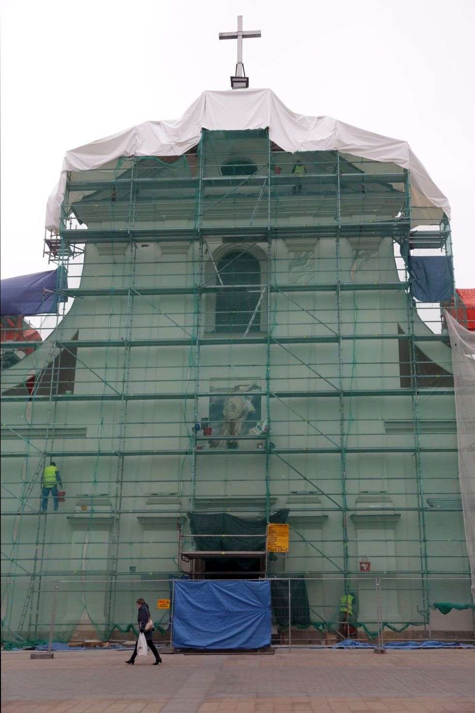  Remont konserwatorski fasady kościoła ojców kapucynów (zdjęcie 2) - Autor: Wojciech Nieśpiałowski