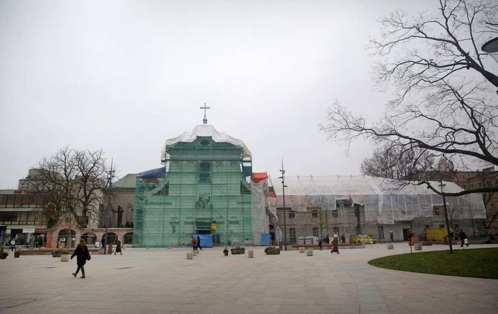  Remont konserwatorski fasady kościoła ojców kapucynów (zdjęcie 5) - Autor: Wojciech Nieśpiałowski