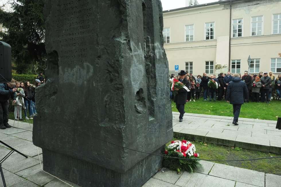  Pomnik Eksterminacji Ludności Żydowskiej: 75 rocznica likwidacji lubelskiego getta (zdjęcie 2) - Autor: Maciej Kaczanowski