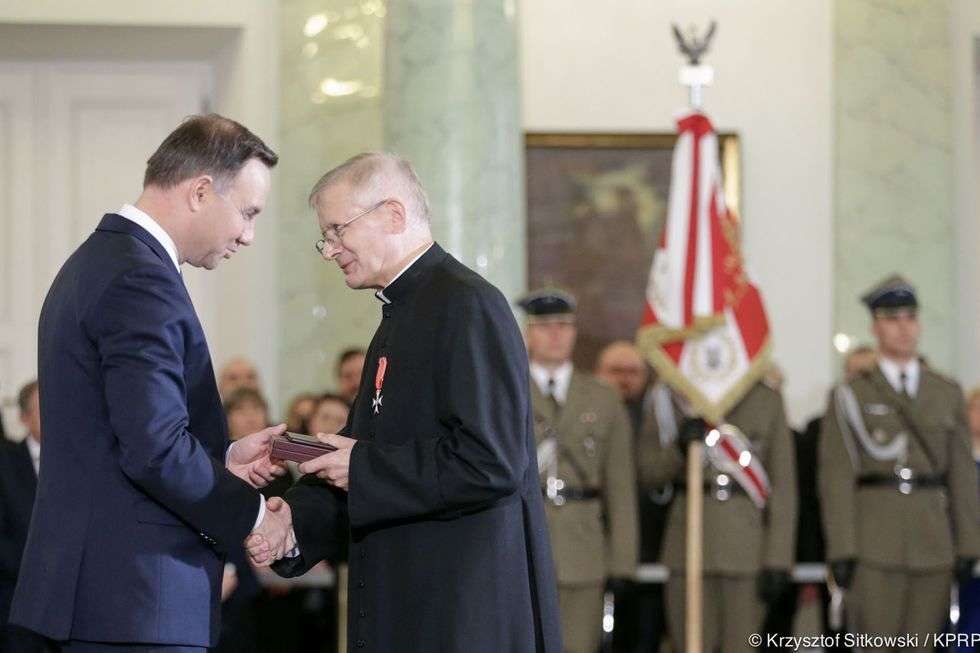  Prezydent wręczył Ordery Orła Białego i inne odznaczenia państwowe (zdjęcie 10) - Autor: Krzysztof Sitkowski / KPRP