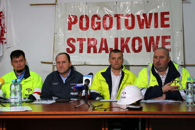 Pogotowie strajkowe w puławskich Azotach - Autor: Radosław Szczęch