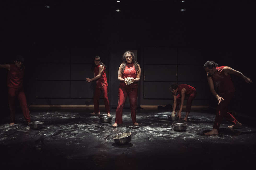  Kiedy scena jest stolnicą. 21 Międzynarodowe Spotkania Teatrów Tańca (zdjęcie 7) - Autor: Maciej Rukasz