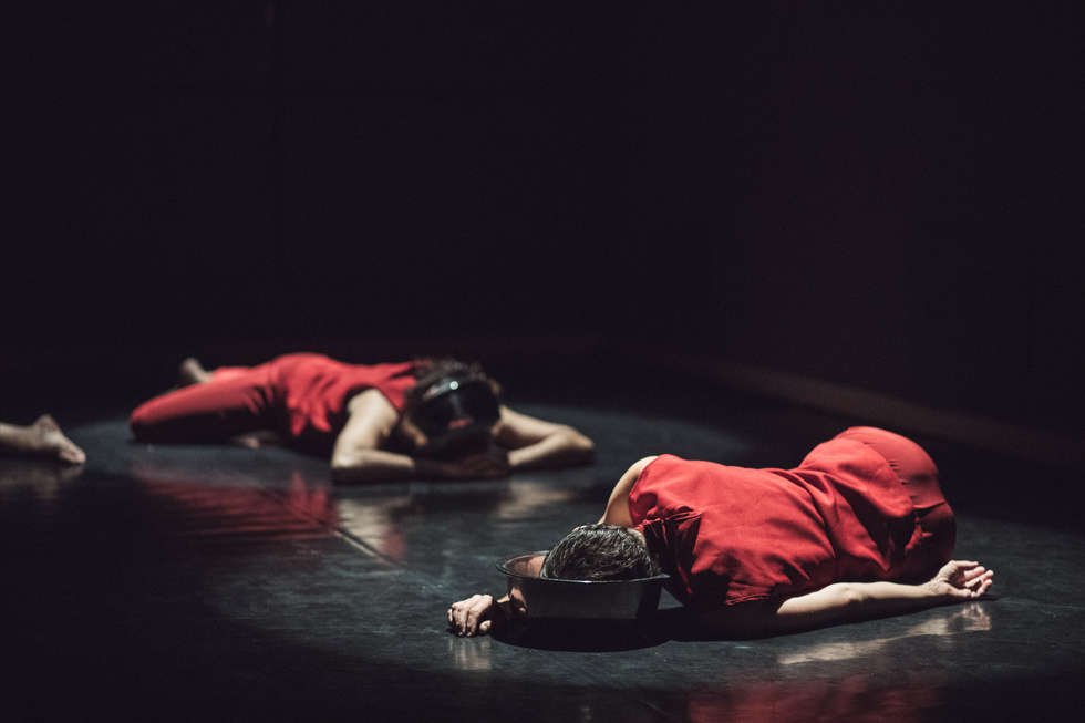  Kiedy scena jest stolnicą. 21 Międzynarodowe Spotkania Teatrów Tańca (zdjęcie 3) - Autor: Maciej Rukasz