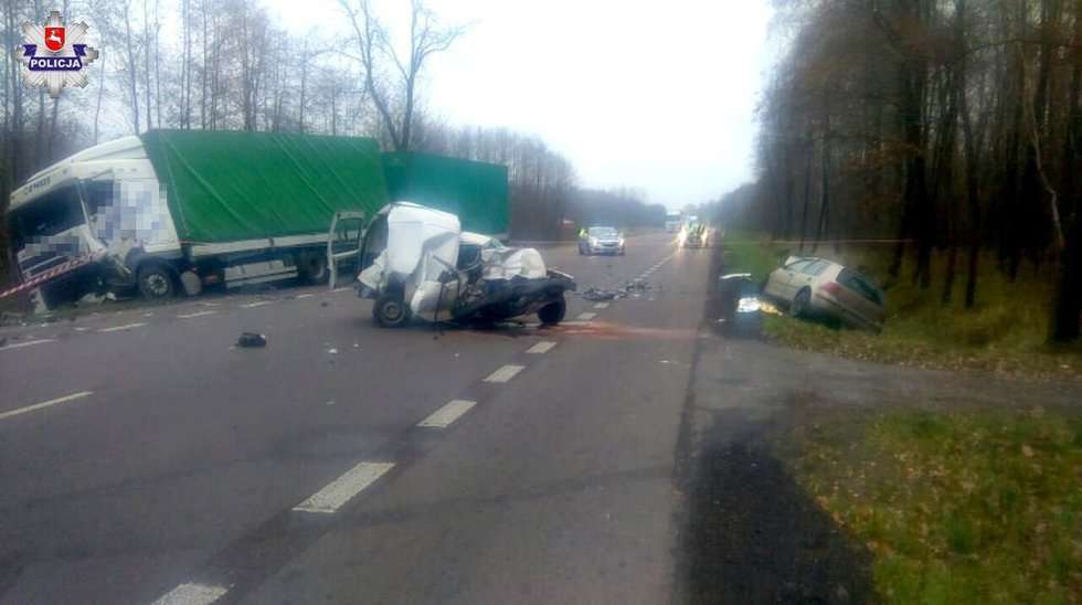  Wypadek koło Chełma - 16.11.2017 (zdjęcie 11) - Autor: KPP Chełm