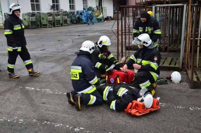 Wyciek amoniaku. Ćwiczenia puławskiej straży pożarnej