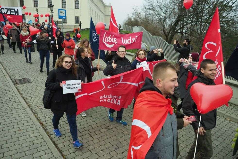  Marsz Szlachetnej Paczki  (zdjęcie 4) - Autor: Maciej Kaczanowski